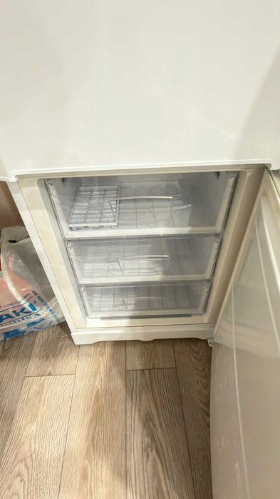 Продам  холодильник  б/у INDESIT