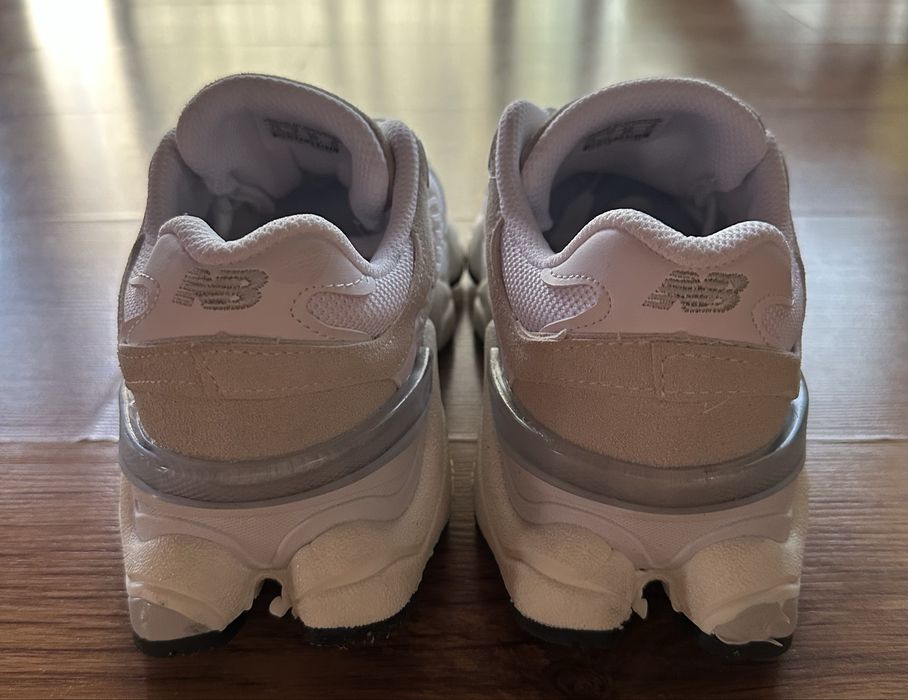 Мъжки маратонки New Balance 9060 с бродирано лого