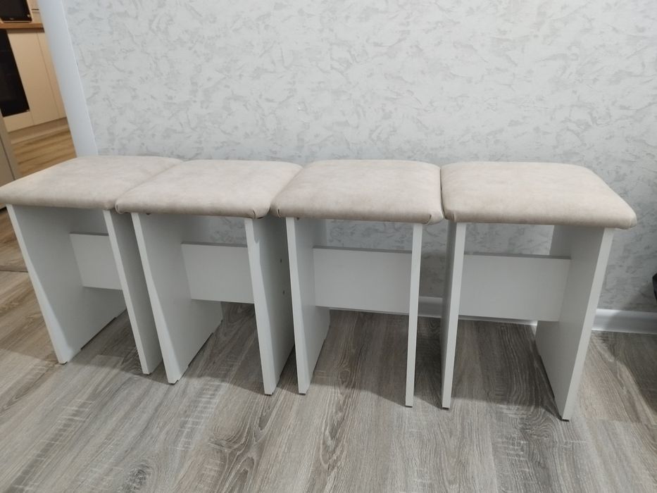 Столы и стулья новые