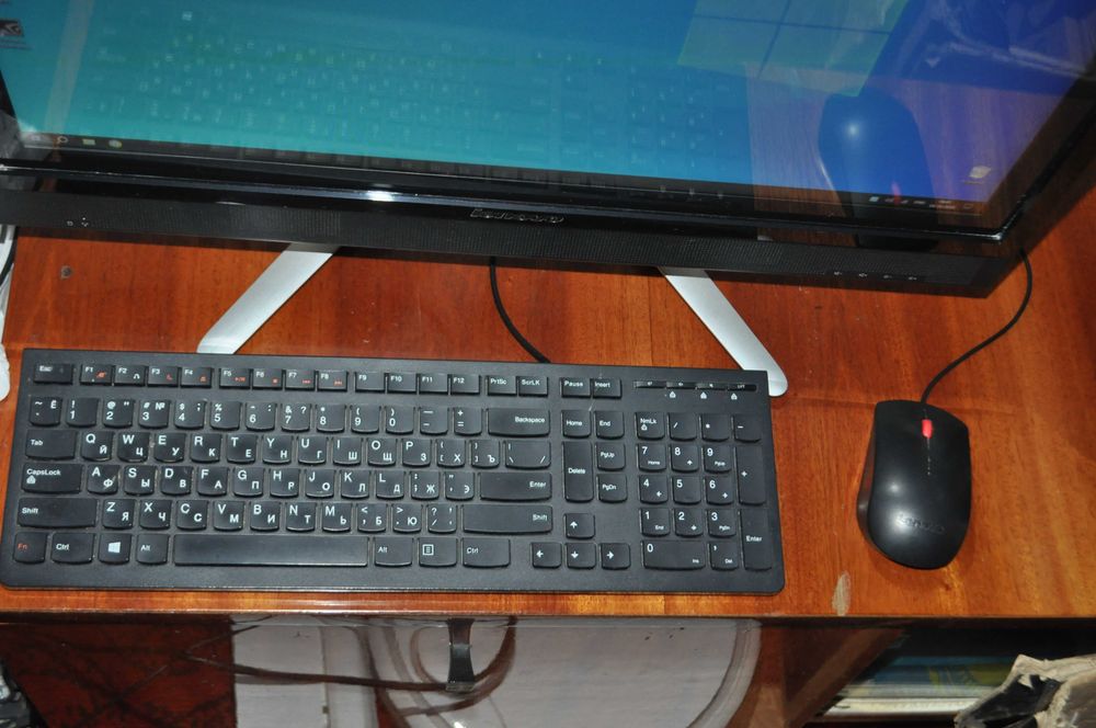 Моноблок Lenovo c560