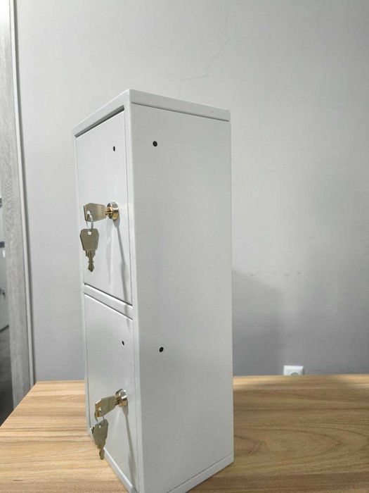 Ключница на 20 ключей с брелками