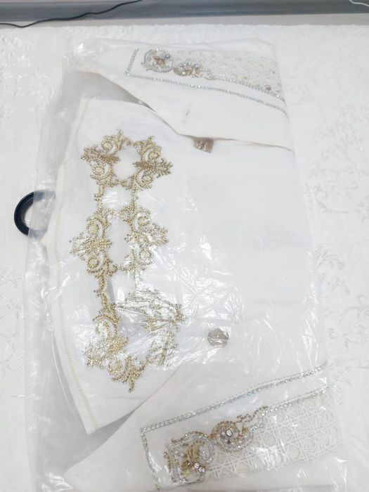 Продаю троечку новая