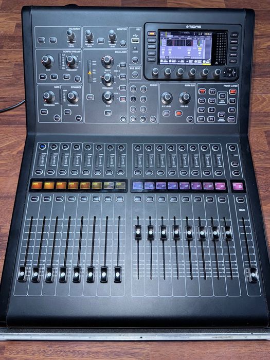 Midas M32 LIVE Digital Mixer