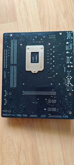 ASRock B460M-HDV, I5-10600, Enermax s.1200