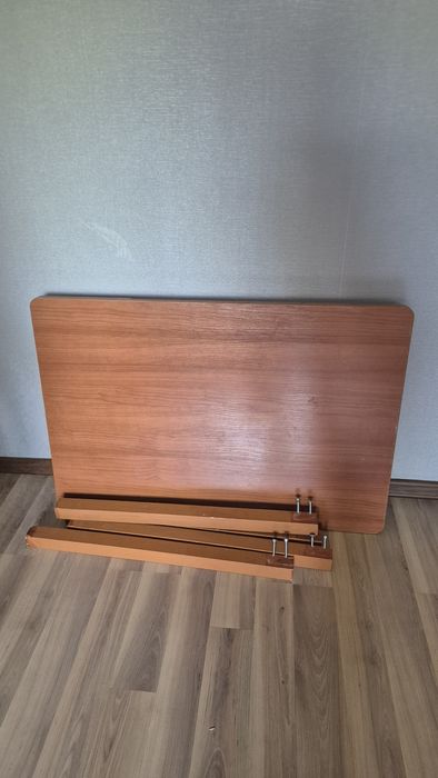 Продам стол кухонный
