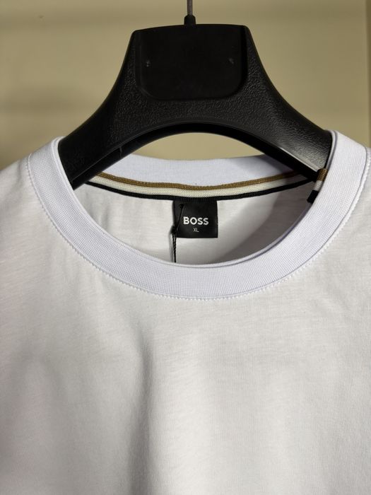 Тениски Hugo Boss бяла, черна, тъмносиня