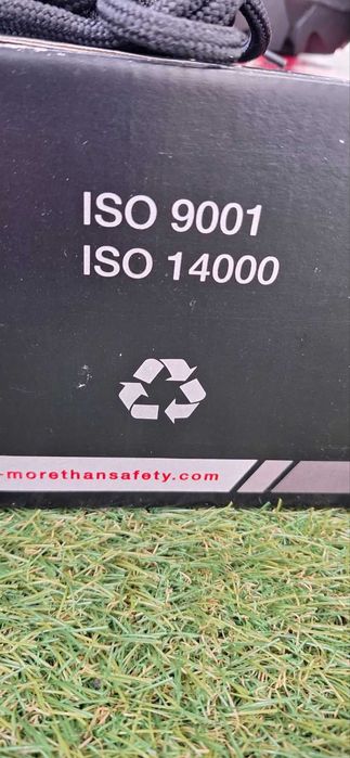 Високи работни обувки кубинки