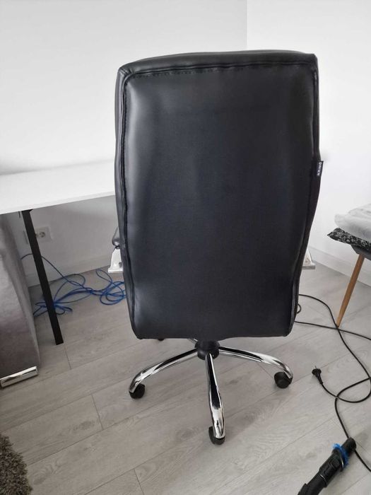 Vand scaun de birou kring negru