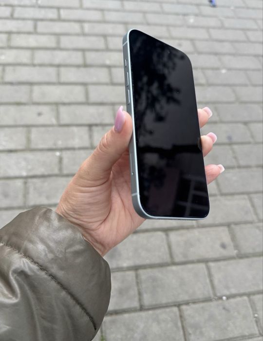 Vand Iphone 15 ca nou