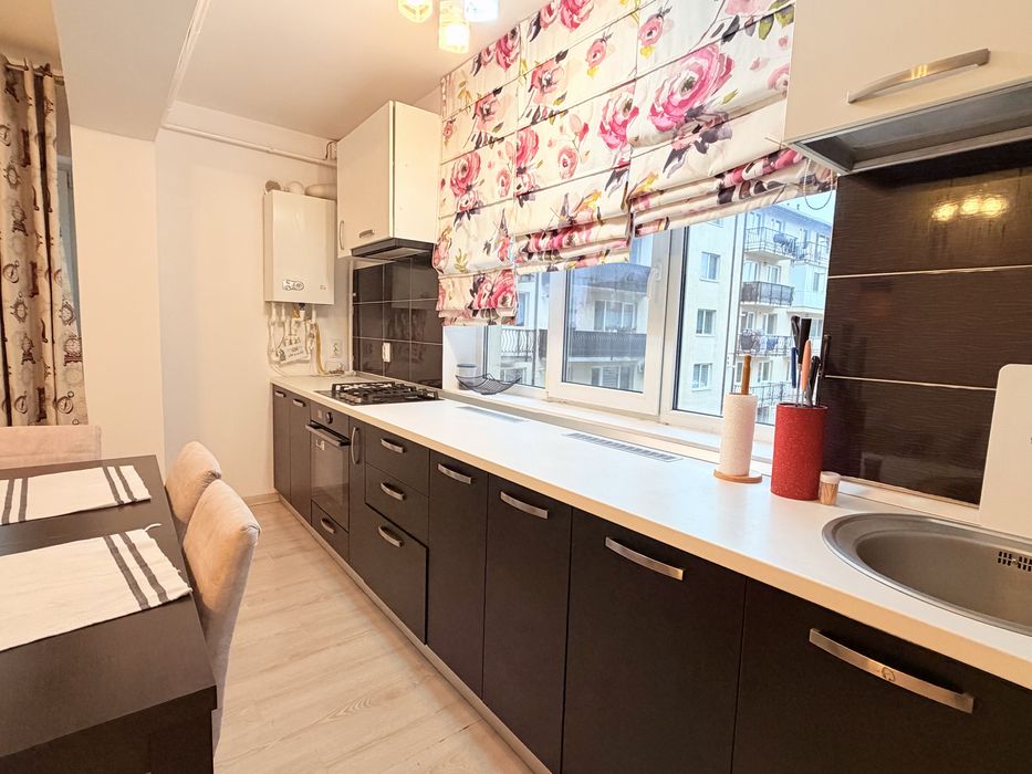 Propietar Vand apartament 3 camere Valea Lupului