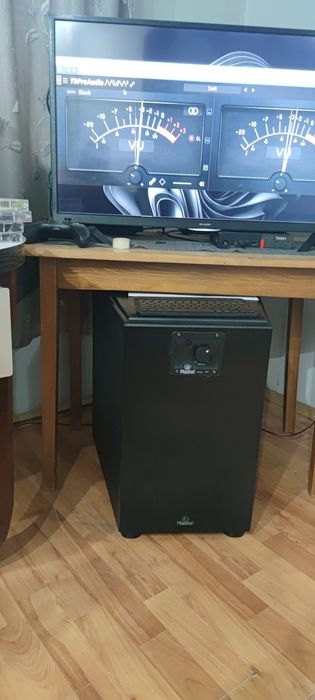 Magnat Omega 300 - Subwoofer activ 30 cm, 19 Hz.
Descriere: