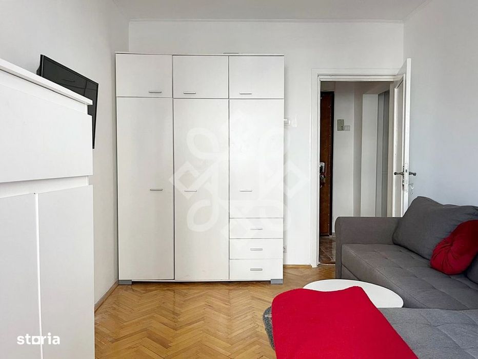 Apartament cu 3 camere de inchiriat pe bld. Stefan cel Mare