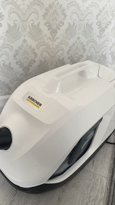 Продается  пылесос Karcher(карчер)