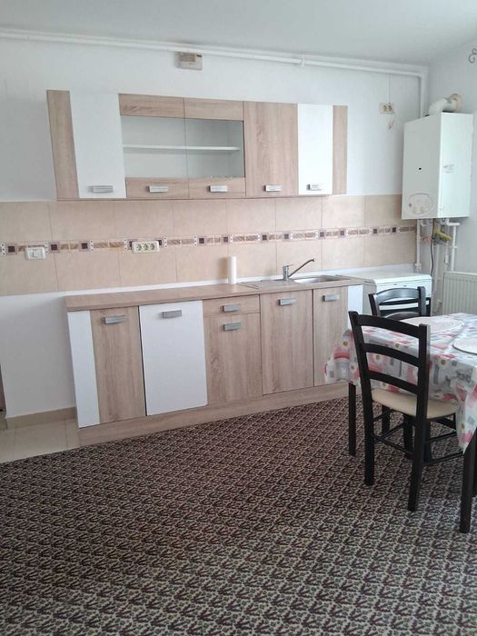 Apartament cu 2 camere de închiriat
