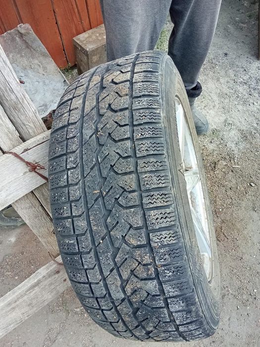 Продаётся шины с титановыми дисками