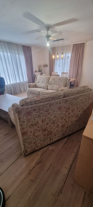 Set 2 canapele stil clasic- una extensibila