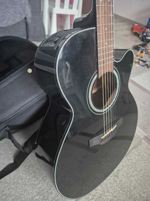Chirara electro acustica Takamine