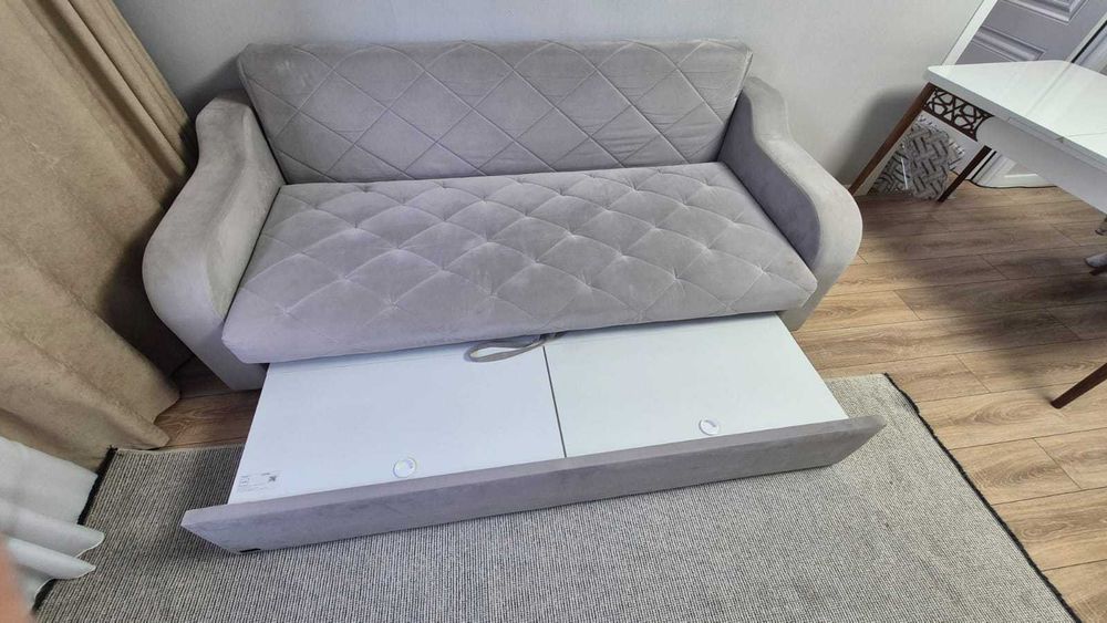 Срочно продам спальный диван