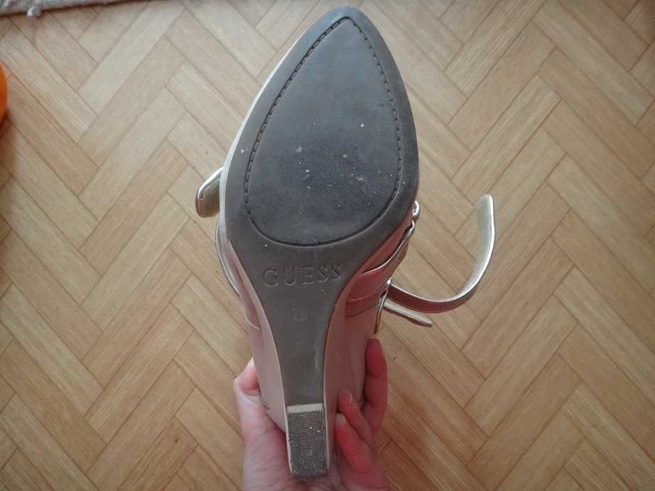 Оригинални боти GUESS естествена кожа на платформа - ботуши