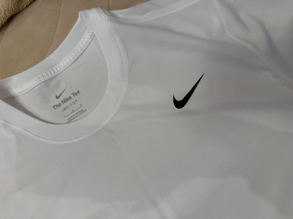 Дамска тениска Nike
