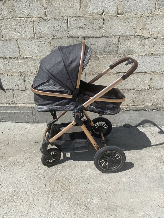 Продам коляску новую