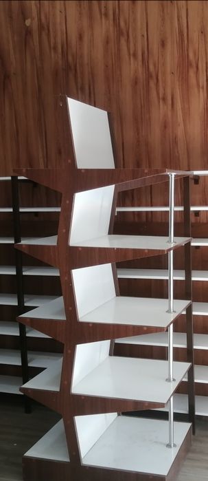 Магазин полкалари сотилади. Холати яхши