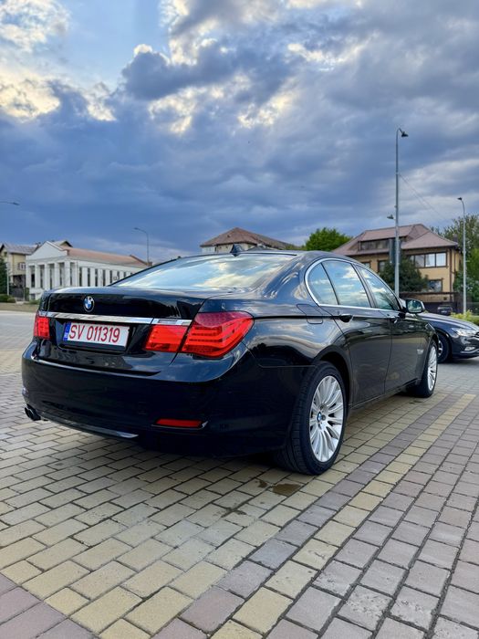 BMW Seria 7 F01 2011 730d