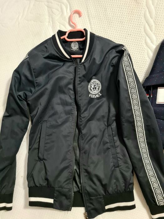 Vând sacou Tommy hilfiger s  geaca versace s  și adidași puma