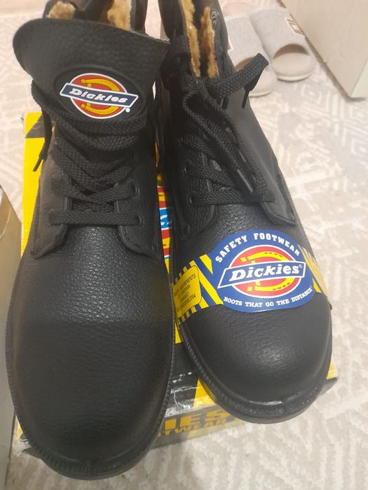 Спец ботинка сатылады