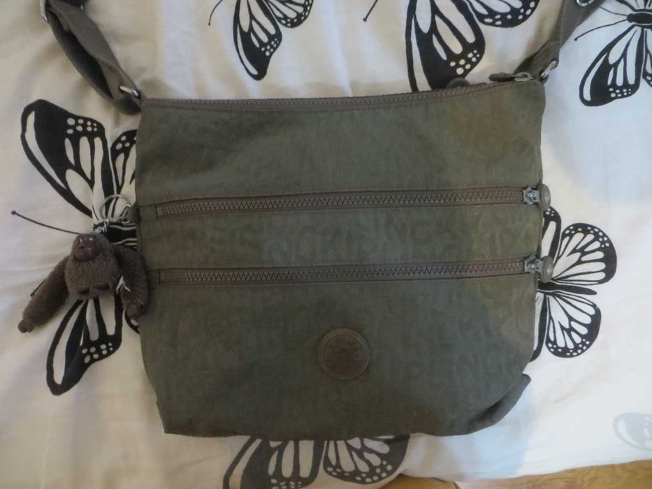 Дамски чанти  Kipling, Desigual