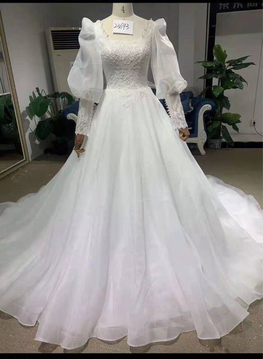 Продам свадебные платья