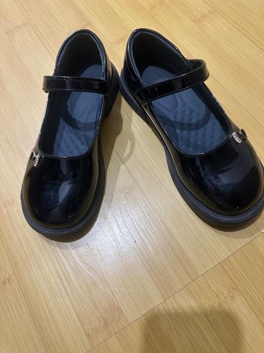 Туфли на девочку 8 или 9 лет