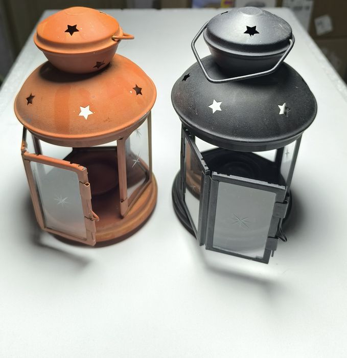 Set 2 felinare IKEA Rotera – Portocaliu/Cărămiziu și Negru (pentru lumânare pastilă)