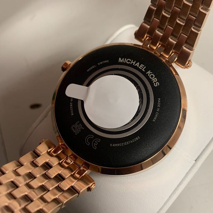 Часовник смарт Michael Kors