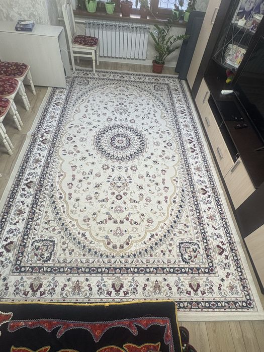 Продается ковер 2,5*4 м