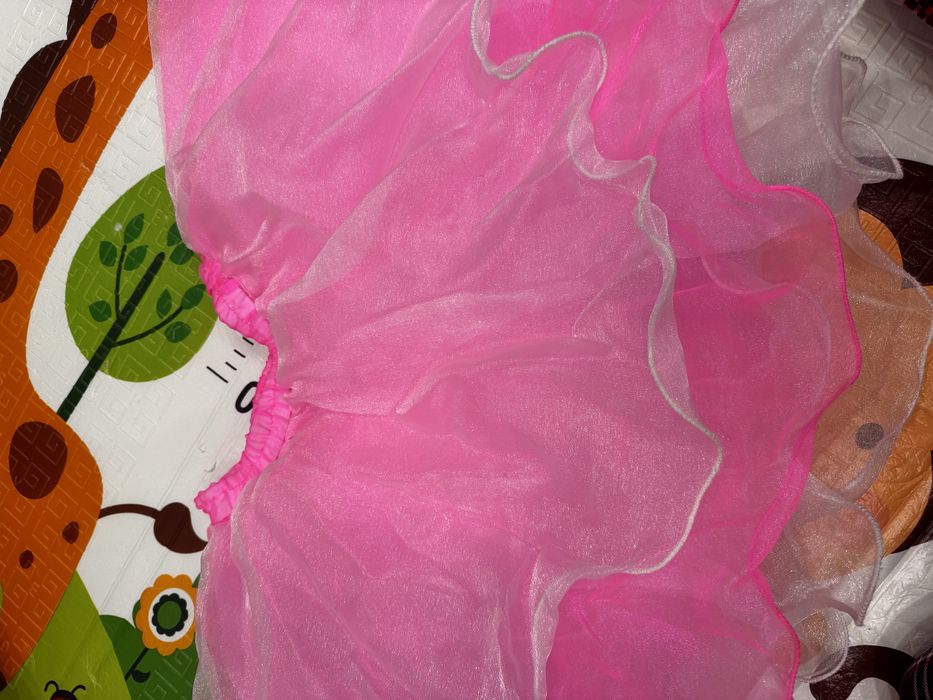 Платья и костюмы для девочек