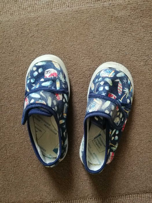 Продавам детски пантофи марка Беко 26 номер