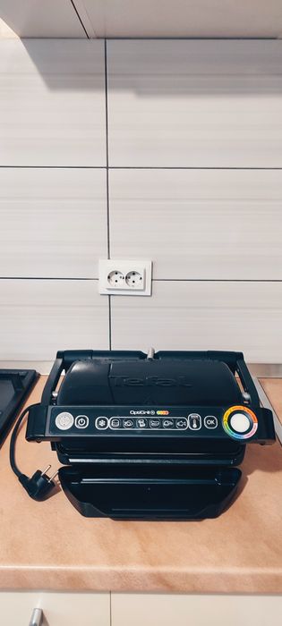 Vând grătar electric Tefal OptiGrill +  in stare impecabila