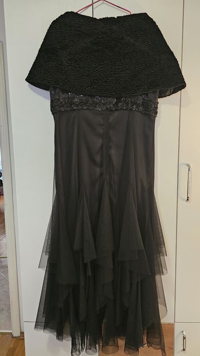 Луксозна дълга черна вечерна рокля