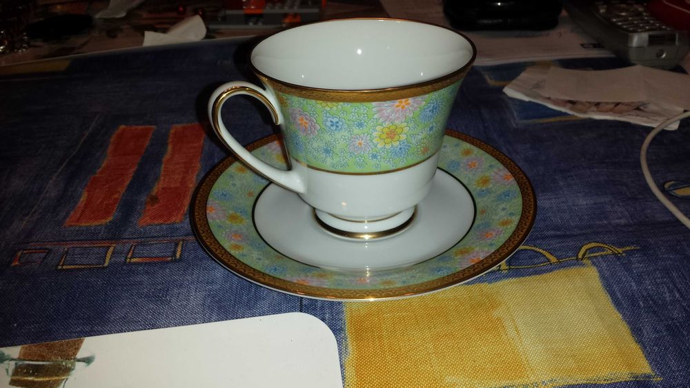 Порцеланов сервиз 92  pcs