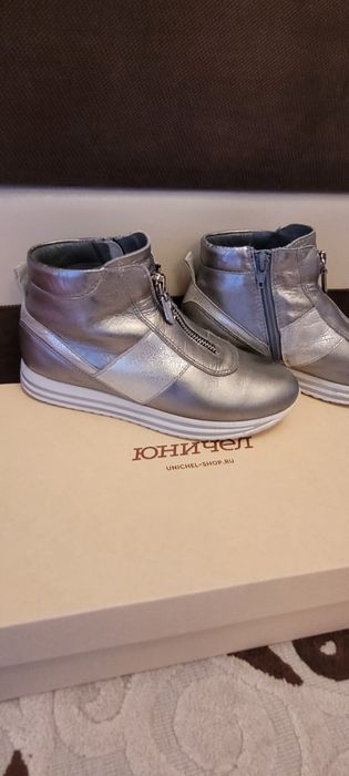 Ботинки для девочки