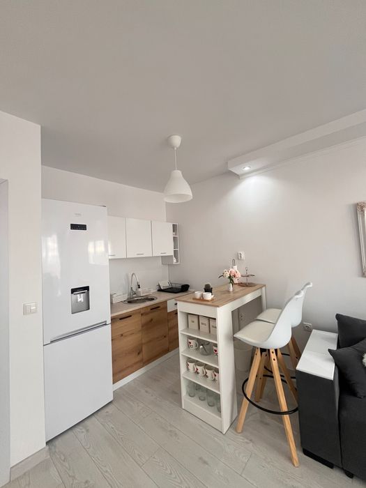 Дава се под наем Двустаен апартамент в Варна, Възраждане 1 - 72 кв.м за 747.66 € - Снимка #1