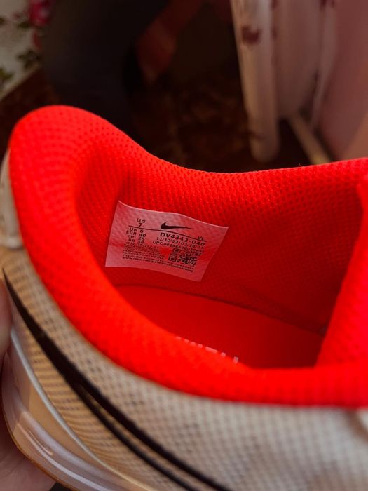 Продается футзалка 40 размер маломерка