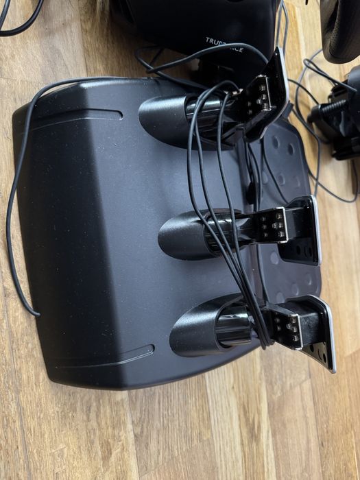 Logitech g923 PC/PS4/PS5 garantie 2 ani, pedale, SCHIMBATOR, TrueForce