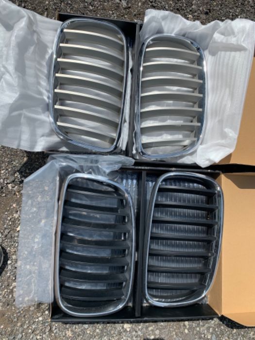 Продавам решетки-бъбреци за БМВ Х6/Х5 Е70/Е71!