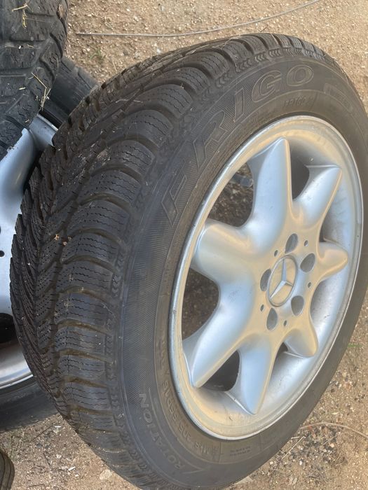 Продавам 4бр зимни гуми с джанти 205/55R16