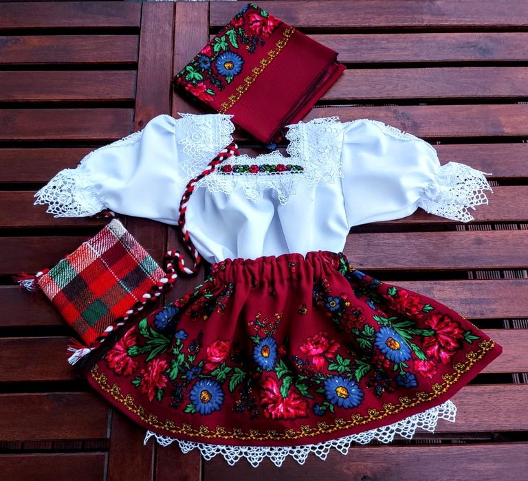 Costumul popular botez fetite complet de maramures. Cod:024