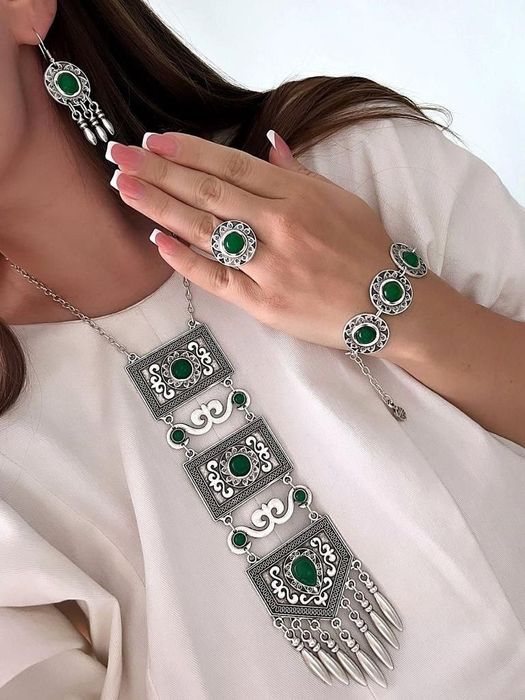 Национальное украшение,