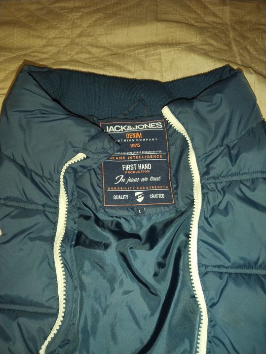 Продавам мъжко яке jack and jones