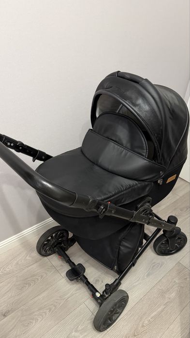 Продам коляску Anex 3 в 1